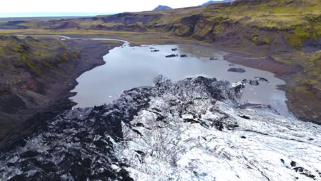 Toma-Aérea-De-Establecimiento-Del-Calentamiento-Global-Derritiendo-El-Glaciar-Skaftafell-En-Islandia