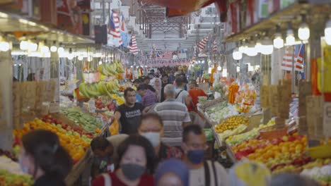 Farbenfroher-Obstmarkt-Unter-Freiem-Himmel-In-Kuala-Lumpur,-Weitwinkelaufnahme-2