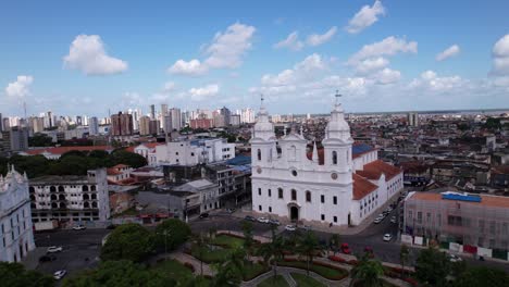 The-very-majestic-Our-Lady-of-Grace-Cathedral,-Belém-and-surrounds