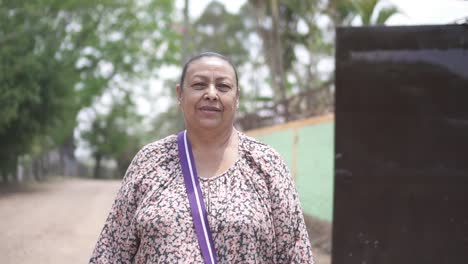 Portrait-of-a-Honduran-senior-adult-woman-smiling-at-the-camera