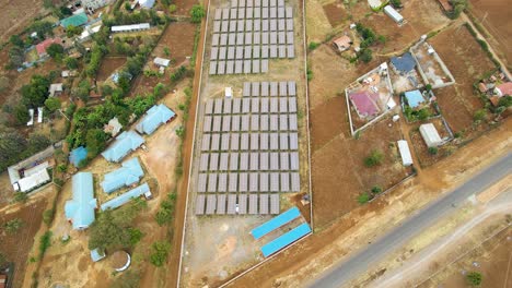 Solarpanel-Zelle,-Photovoltaik-Bauernhof,-Solarpanel,-Sonne,-Ländliche-Grüne-Energie-–-Sauberer-Erneuerbarer-Strom-In-Kenia
