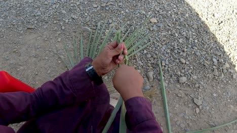 Weaving-Rattan-into-Rope