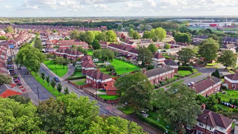 Red-roof-and-walled-town-homes-in-suburban-neighborhood-of-Doncaster-England