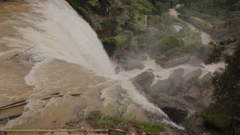 Vietnam-Da-Lat-Dorf-Oberhalb-Des-Wasserfalls