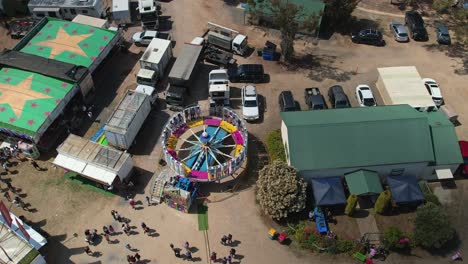 Yarrawonga,-Victoria,-Australia---7-De-Octubre-De-2023:-Vista-Aérea-De-Las-Personas-En-La-Atracción-Giratoria-Tornado-En-El-Espectáculo-Yarrawonga