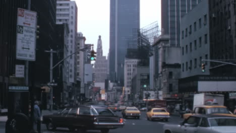 Ausschnitt-Aus-Dem-Leben-Auf-Einer-Belebten-New-Yorker-Straße-In-Den-1970er-Jahren