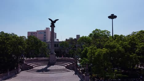 shot-of-lateral-monument-ending-in-the-flag-of-Mexico-in-Aguascalientes