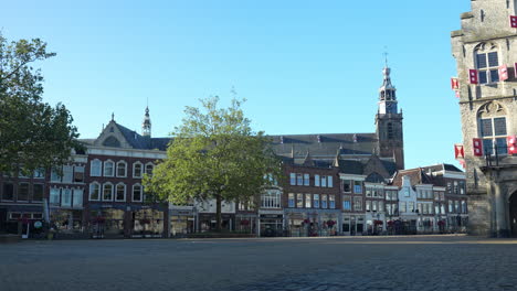 Ayuntamiento-De-Gouda-Y-La-Iglesia-De-Sint-Jan-En-Los-Países-Bajos---Panorámica