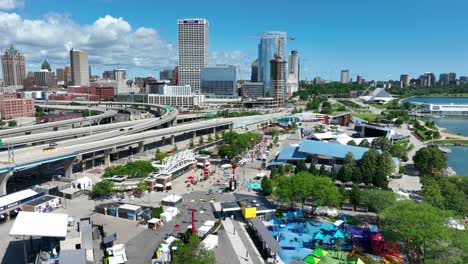 Summerfest-Park-in-downtown-Milwaukee,-Wisconsin