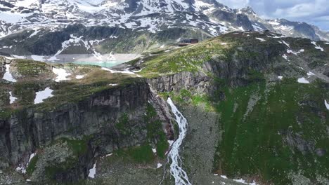 Beautiful-panoramic-view-of-the-scenery-at-Weissee-Gletscherwelt-ski-resort,-Austria