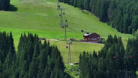 With-a-backdrop-of-picturesque-countryside-the-cable-lift-at-Wagrainis-Grafenberg