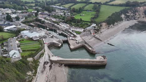 Charlestown,-Cornwall,-Großbritannien,-Hochwinkeldrohne,-Luftaufnahme