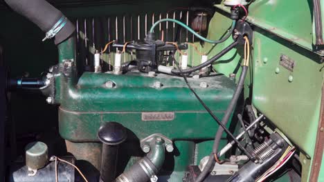 Vintage-car-engine-on-display-during-a-classic-car-meeting-in-Bozen---Bolzano,-South-Tyrol,-Italy