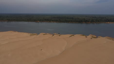 Dunas-De-Arena,-Ríos-Y-Bosques-Amazónicos,-Amenazados-Por-Una-Grave-Sequía-Y-El-Calentamiento-Global.