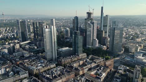 Cinematic-footage-of-the-imposing-city-of-Frankfurt-in-Germany,-aerial