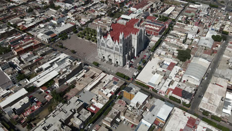 Vista-Desde-Arriba-Del-Templo-Expiatorio-En-La-Ciudad-De-Guanajuato-En-México.