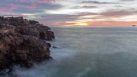 Long-exposure-Timelapse-of-sunrise-from-Forti-de-la-Reina,-Tarragona-with-awesome-colours-in-the-clouds-and-sky