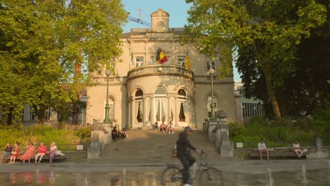 Pavillon-Malibran-En-La-Plaza-Fernand-Cocq.-Bruselas,-Belgica