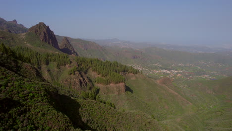 Roque-Chico-Und-Roque-Grande:-Luftaufnahme-Dieser-Felsformationen-Auf-Der-Insel-Gran-Canaria-An-Einem-Sonnigen-Tag
