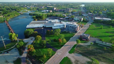 Antena-De-La-Compañía-Piraña-Rockford,-Illinois