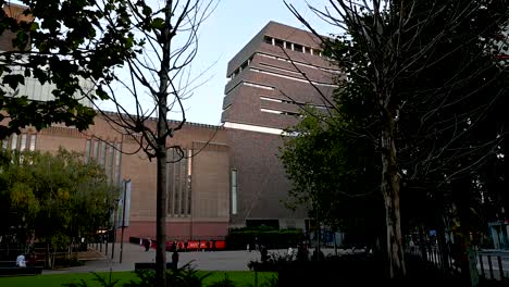 Looking-up-towards-Tate-Modern,-London,-United-Kingdom