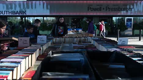 Second-Hand-Books,-Southbank,-London,-United-Kingdom