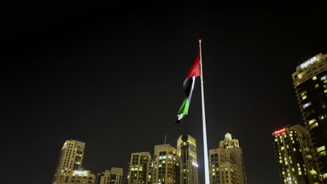 Flagge-Der-Vereinigten-Arabischen-Emirate-Weht-Hoch-In-Dubai-4k