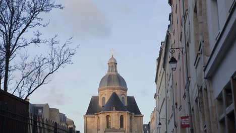 Wunderschöne-Pariser-Architektur,-Nach-Unten-Geneigte-Ansicht