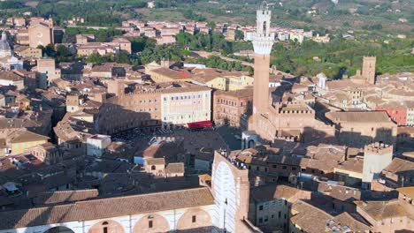 Piazza-Del-Campo-Magia-Vista-Aérea-Superior-Vuelo-Ciudad-Medieval-Siena-Toscana-Italia