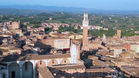 Piazza-Del-Campo-Turm-Perfekte-Luftaufnahme-Von-Oben-Flug-Mittelalterliche-Stadt-Siena-Toskana-Italien
