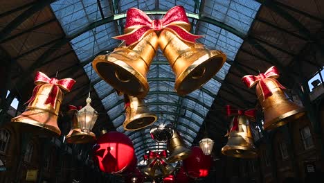 Las-Luces-Navideñas-En-Covent-Garden,-Londres,-Reino-Unido.