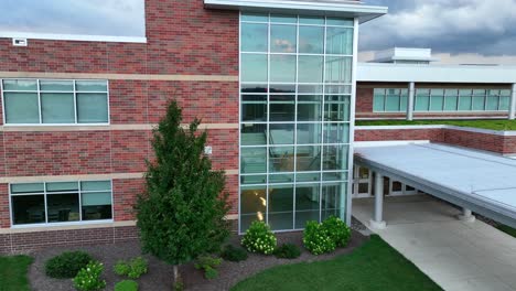 Modern-brick-school-building-in-USA