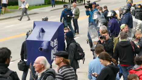 Protesters-during-the-G7-summit-in-Quebec,-Toronto.