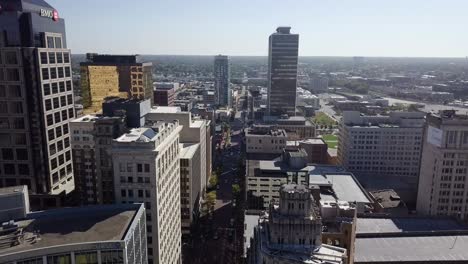 Aerial-establishing-shot-of-the-large-skyscrapers-in-downtown-Indianapolis