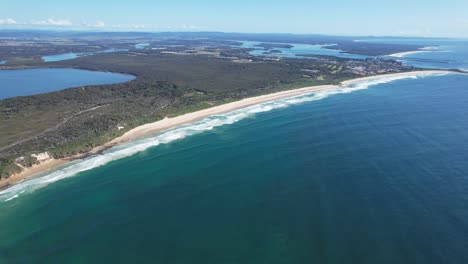 Panoramic-Reveal-Of-Wooloweyah-Lagoon-From-Barri-Beach-In-New-South-Wales