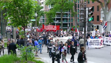 Anti-G7-Demonstranten-Der-Kommunistischen-Partei-Protestieren-Gegen-Klimaprobleme