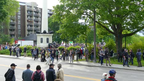 Los-Manifestantes-Se-Congregan-En-El-Parque-Para-Protestar-Contra-La-Cumbre-Del-G7.