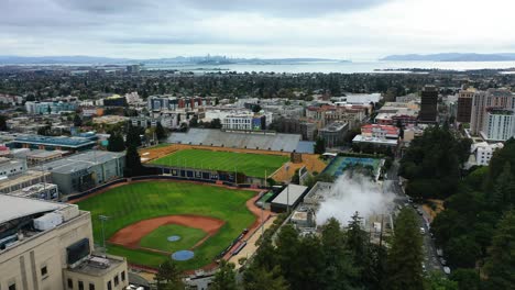Aerial-view-around-sports-fields-at-the-University-of-California,-in-Berkeley,-USA