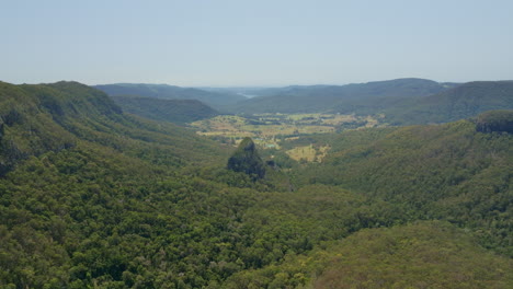 Green-Rainforest-Hinterland-Of-Lamington-National-Park,-Scenic-4K-High-Level-Drone-Slow-Motion