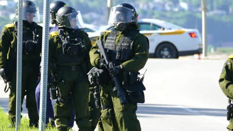 Policía-Fuertemente-Armada-Custodia-La-Cumbre-Del-G7-En-La-Ciudad-De-Québec,-Canadá