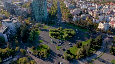 Luftaufnahme-über-Den-Charles-de-Gaulle-Platz,-Herbst,-Bukarest,-Rumänien
