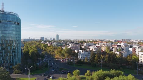 Drohnenblick-über-Den-Charles-de-Gaulle-Platz,-Herbst,-Bukarest,-Rumänien