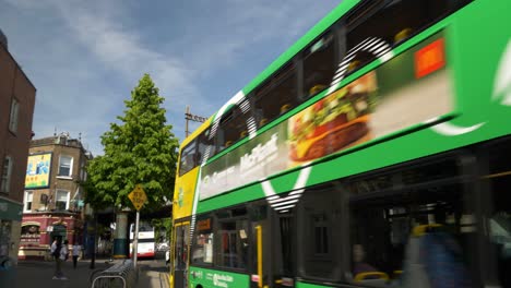 Bahnhof-Und-Verkehr-Am-Sonnigen-Morgen-Im-Stadtzentrum-Von-Dublin-In-Irland