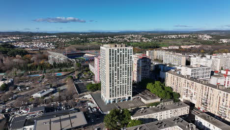 Los-Cielos-Despejados-Ofrecen-Una-Perspectiva-A-Vista-De-Pájaro-De-La-Mosson,-Capturando-La-Belleza-De-Montpellier.