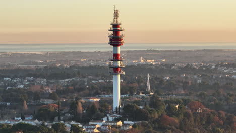 High-vantage:-La-Mosson's-communication-beacon,-harmonizing-with-Montpellier's-g