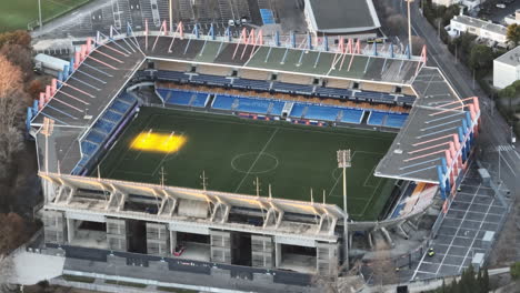 Montpelliers-Berühmtes-La-Mosson-Stadion,-Heimat-Von-Fußballlegenden,-Sonnt-Sich-Im-S