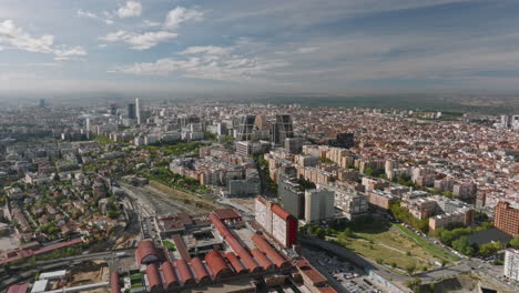 El-Centro-Financiero-De-Madrid,-Visto-Desde-Arriba,-Es-Un-Testimonio-Del-Vigor-Económico-De-España.