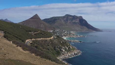 Luftaufnahme-Zur-Entdeckung-Einer-Küstenstadt-In-Südafrika