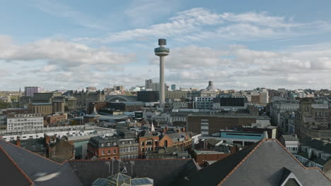 Ein-Himmelwärts-Tanzender-Tanz-Durch-Die-Zentralen-Straßen-Und-Den-Einzigartigen-Charakter-Von-Liverpool.