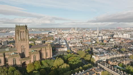 Gaze-at-the-awe-inspiring-architecture-of-the-UK's-largest-cathedral-from-unique